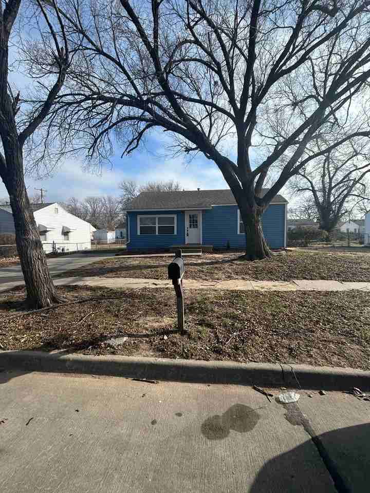 2336 N Estelle St - Photo 2 of 24