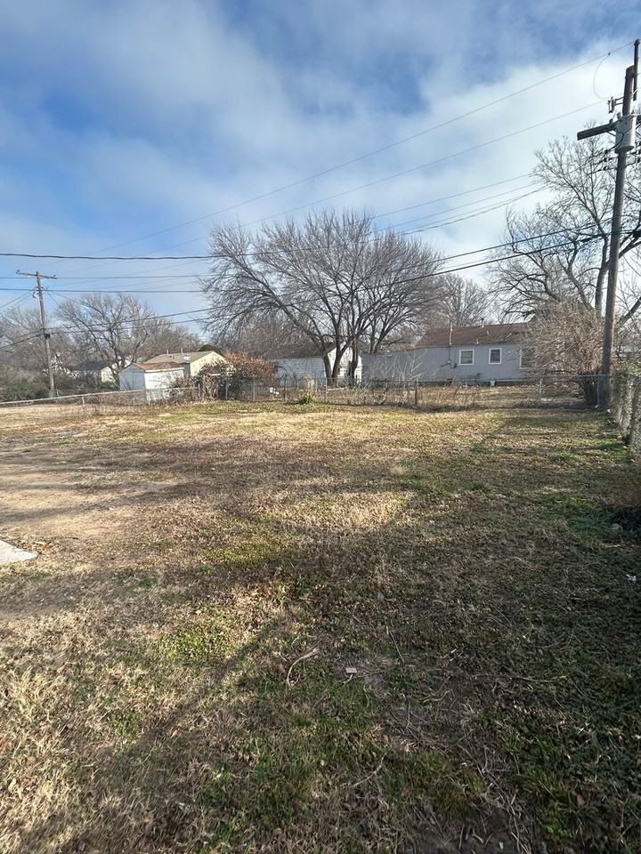 2336 N Estelle St - Photo 4 of 24