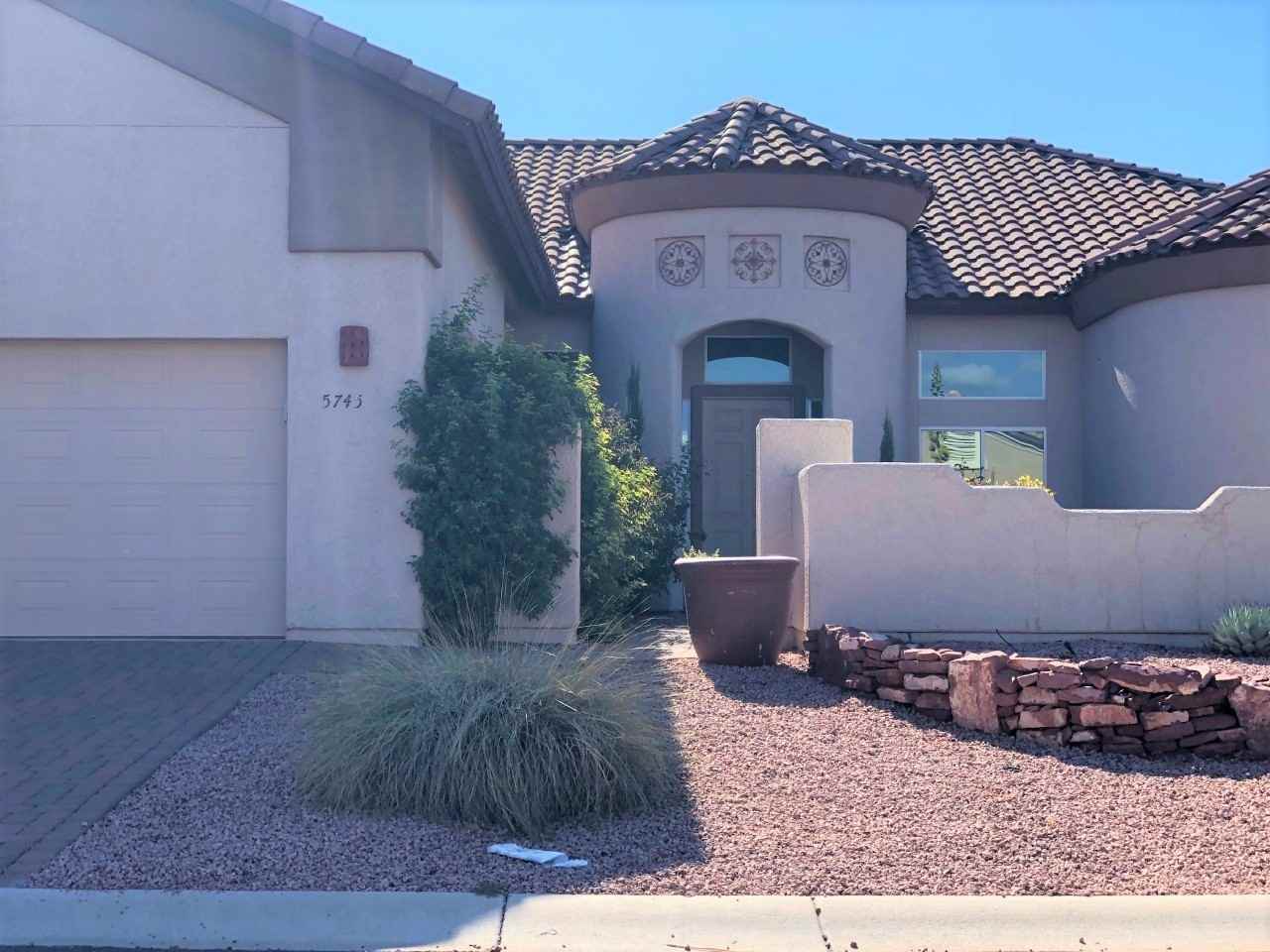 5745 E Sunset Point Dr - Photo 2 of 41