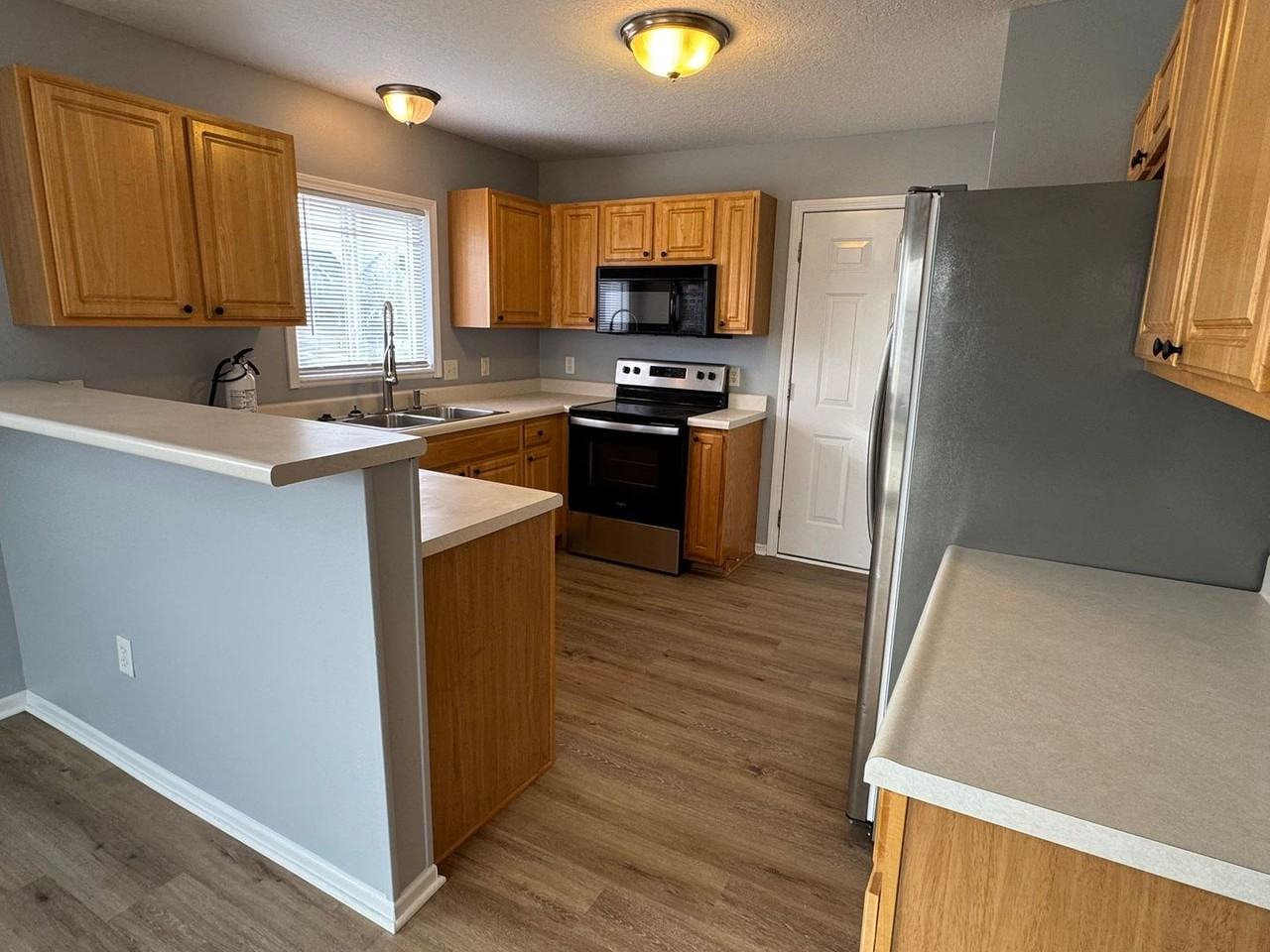 312 Dotson Dr - Photo 2 of 21