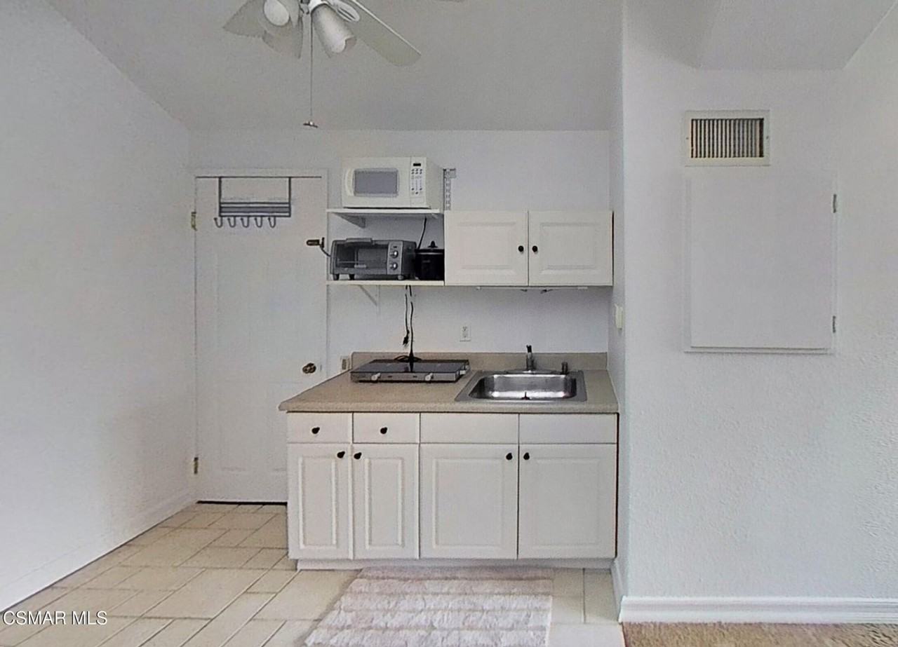 3042 Cumberland Ct - Photo 5 of 18