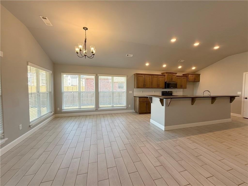 348 Fox Cir - Photo 5 of 18