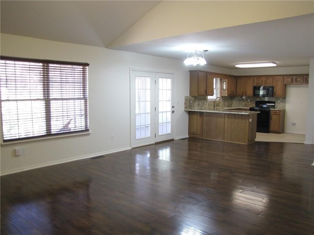 70 Merritt Dr - Photo 6 of 25