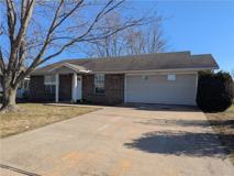 704 S Little Ave - Photo 1 of 1