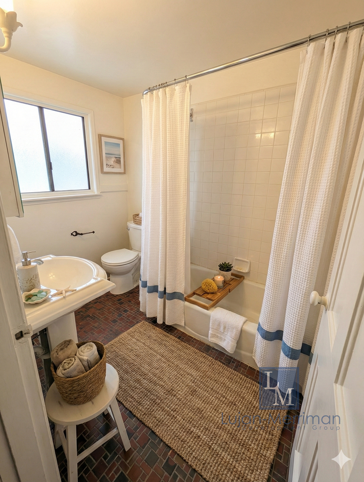 2075 East 3rd Street #J - Photo 4 of 10