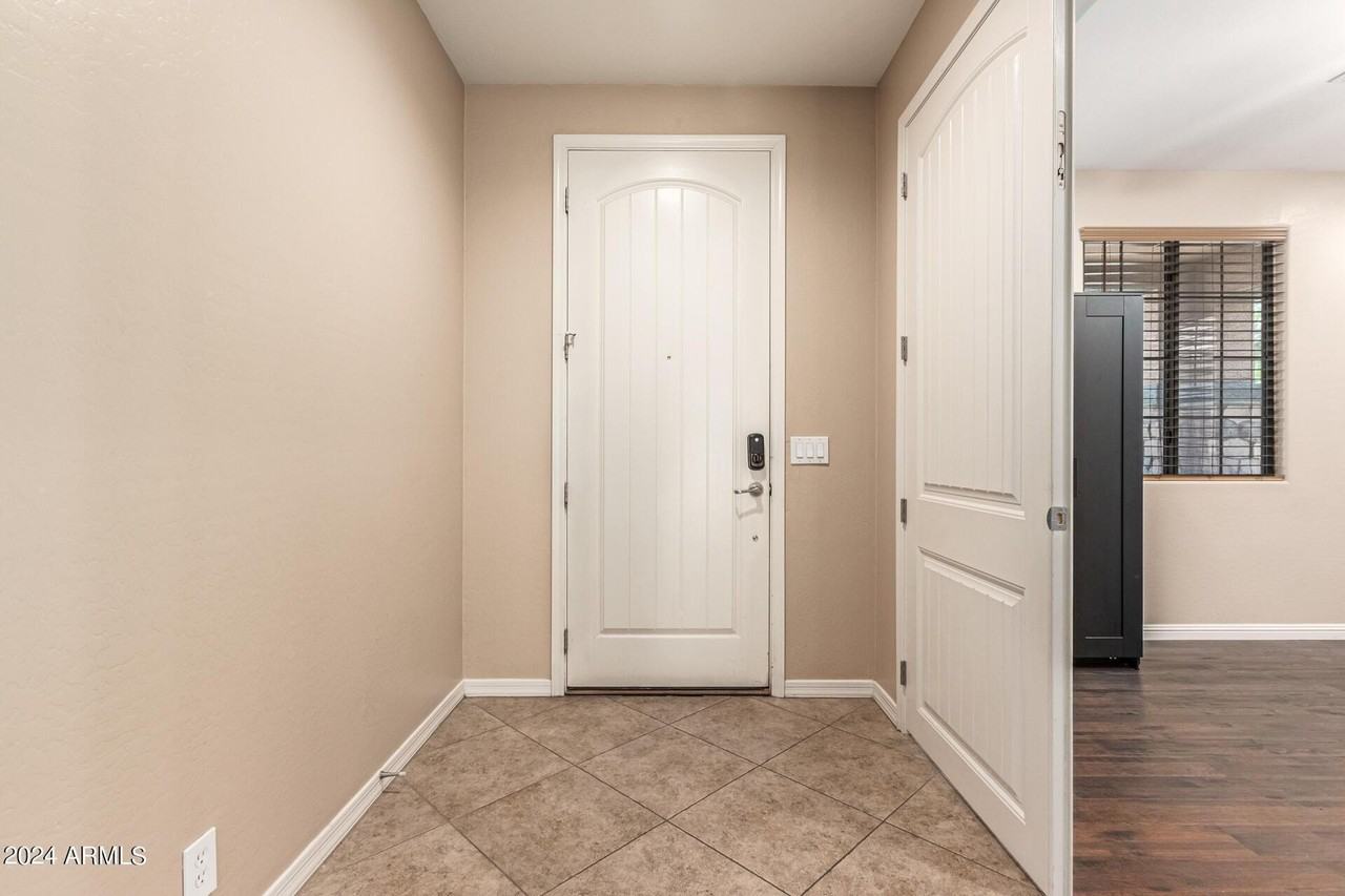 4706 S Twinleaf Dr - Photo 5 of 33