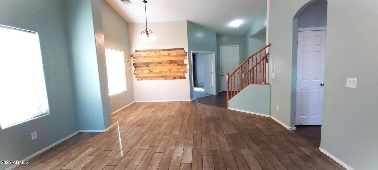 518 W Black Hawk Pl - Photo 4 of 44