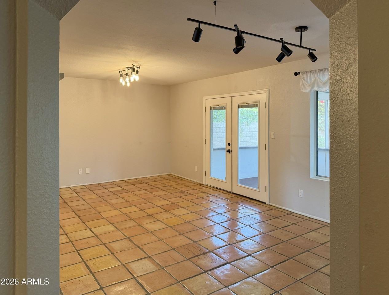 852 W Nopal Ave - Photo 7 of 21