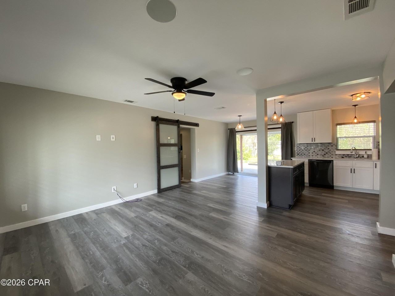 1606 Clay Ave - Photo 2 of 33