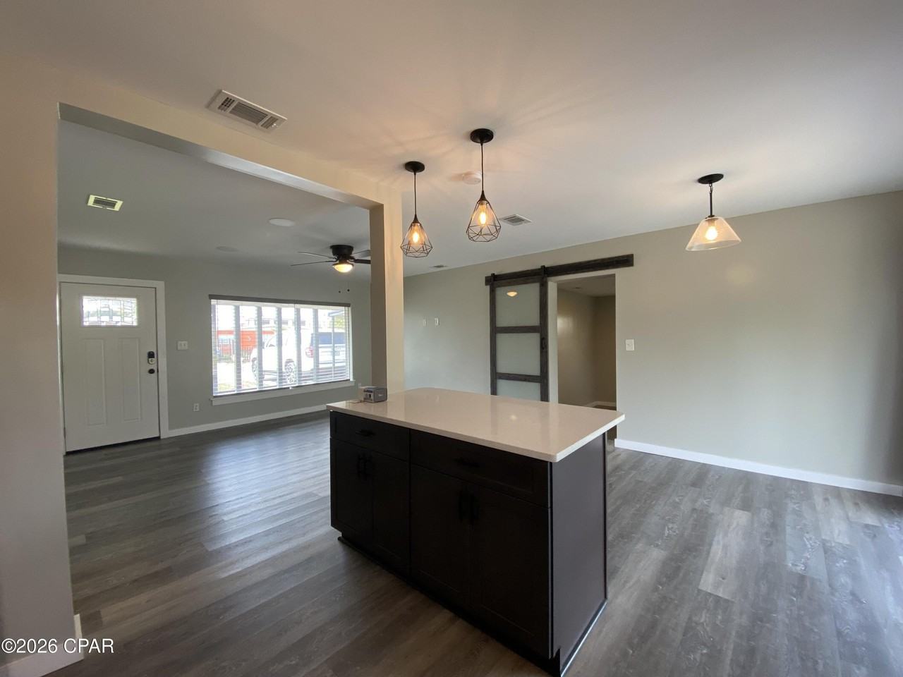 1606 Clay Ave - Photo 7 of 33