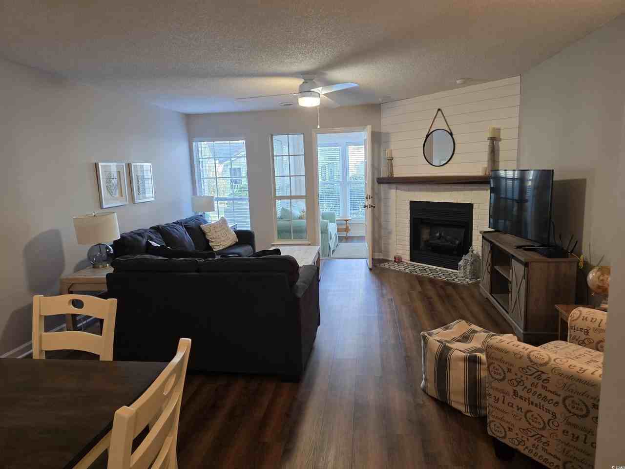 1637 Club Circle River Club - Photo 3 of 20