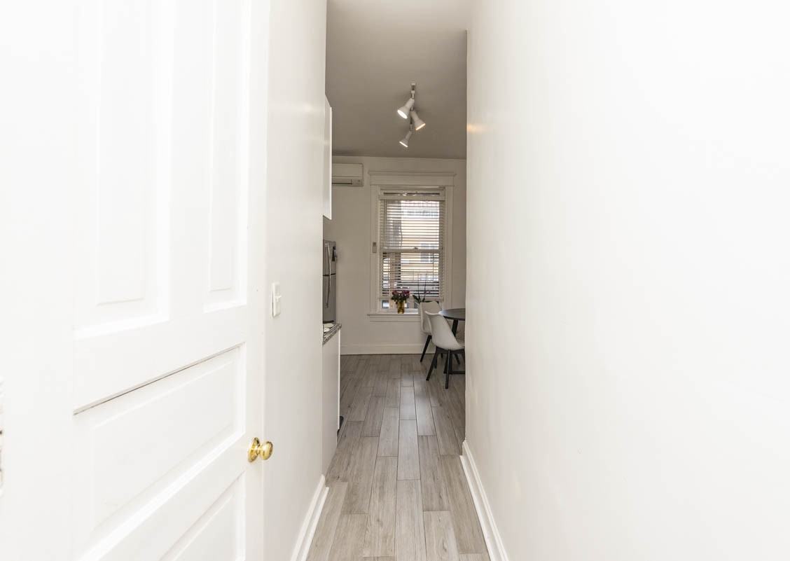 1722 N Mohawk St #1R - Photo 6 of 19