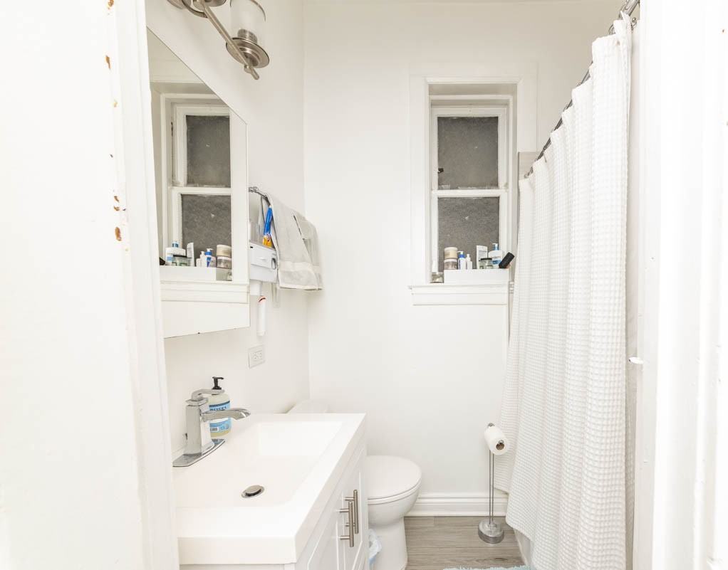 1722 N Mohawk St #1R - Photo 7 of 19