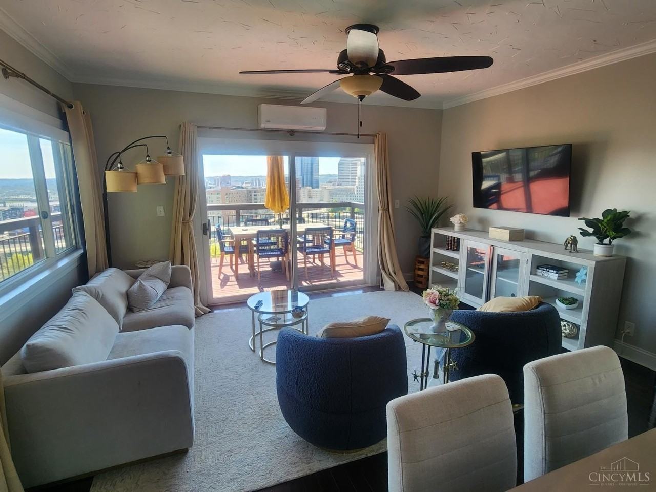 399 Oregon St Apt 3 #3 - Photo 4 of 16