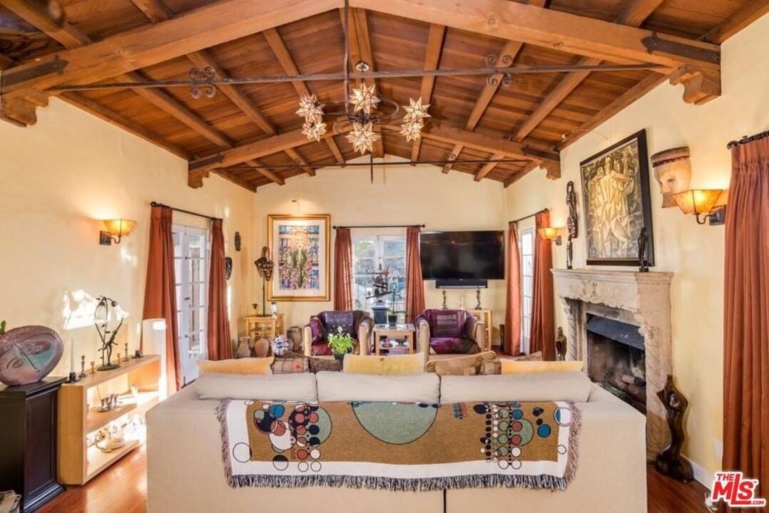 6335 Warner Dr - Photo 4 of 23