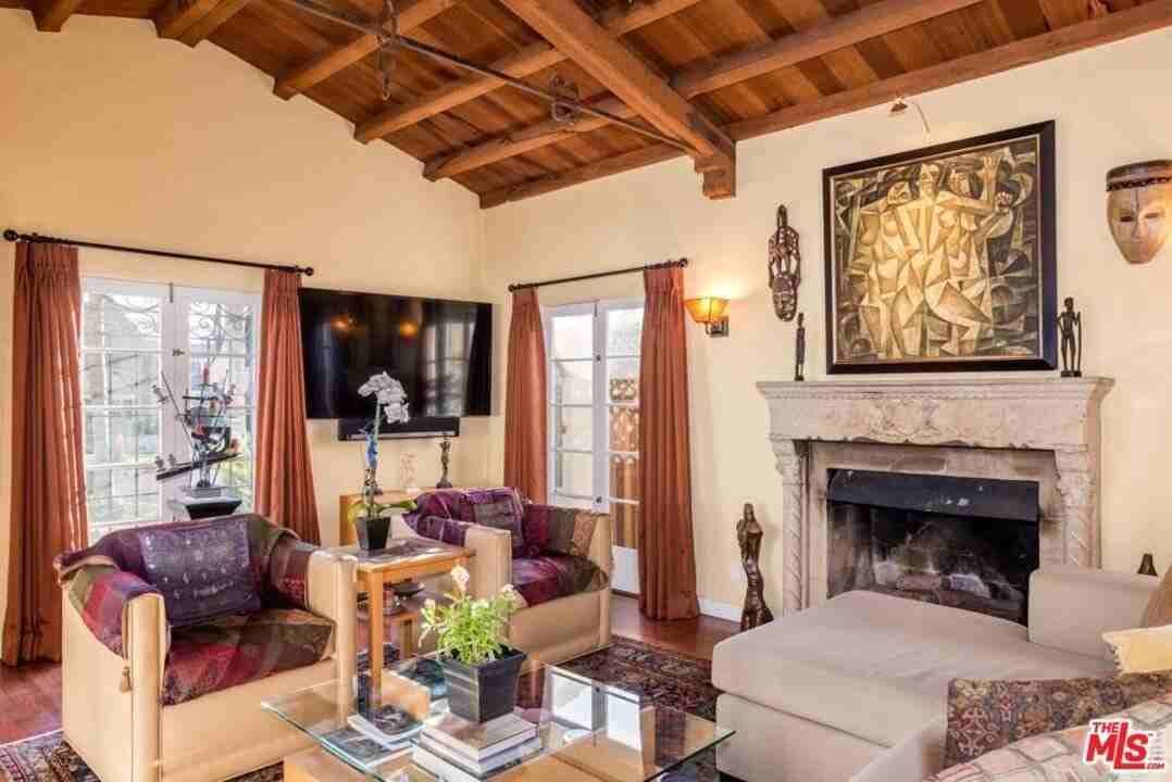 6335 Warner Dr - Photo 5 of 23