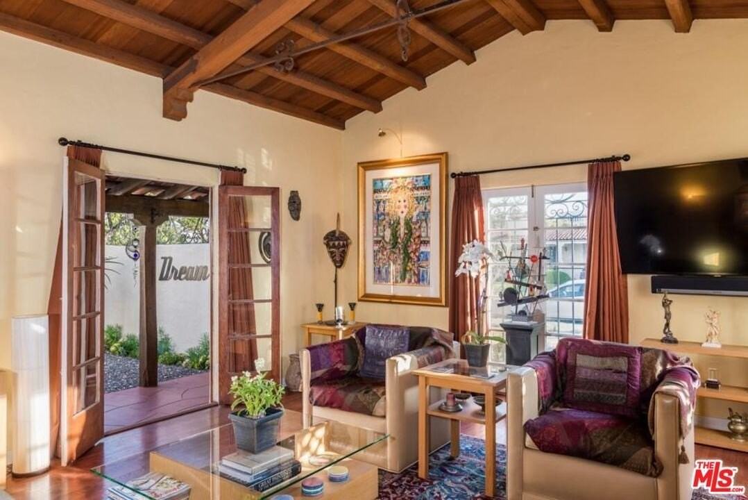 6335 Warner Dr - Photo 6 of 23