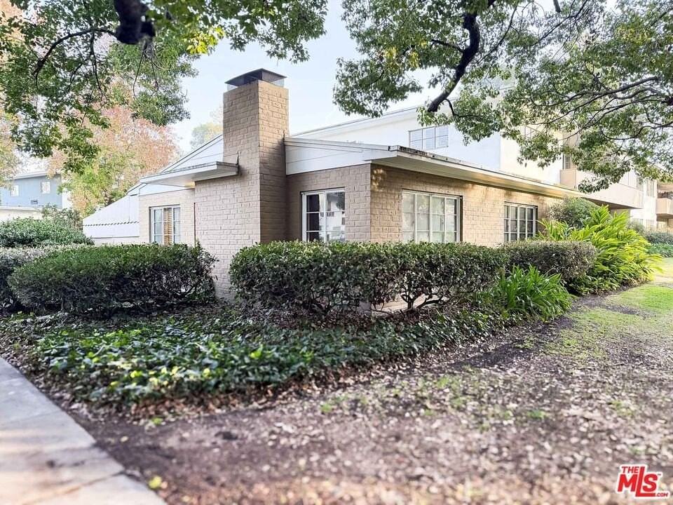 5243 Village Grn - Photo 2 of 10