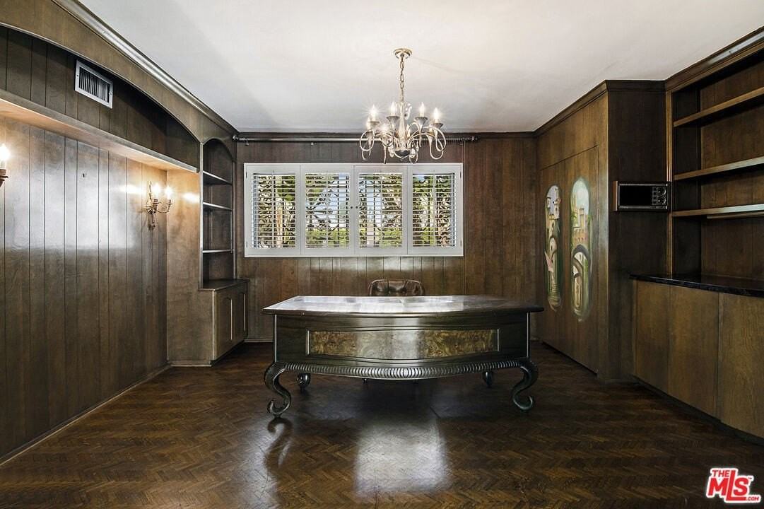 180 N Highland Ave - Photo 5 of 30