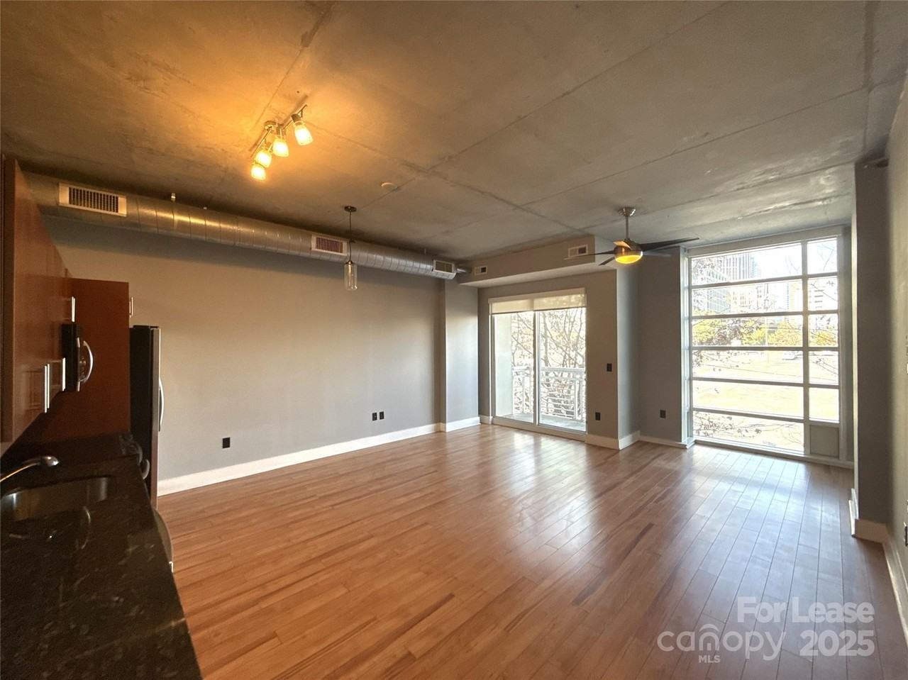 505 E 6th St Unit 302 #302 - Photo 4 of 23