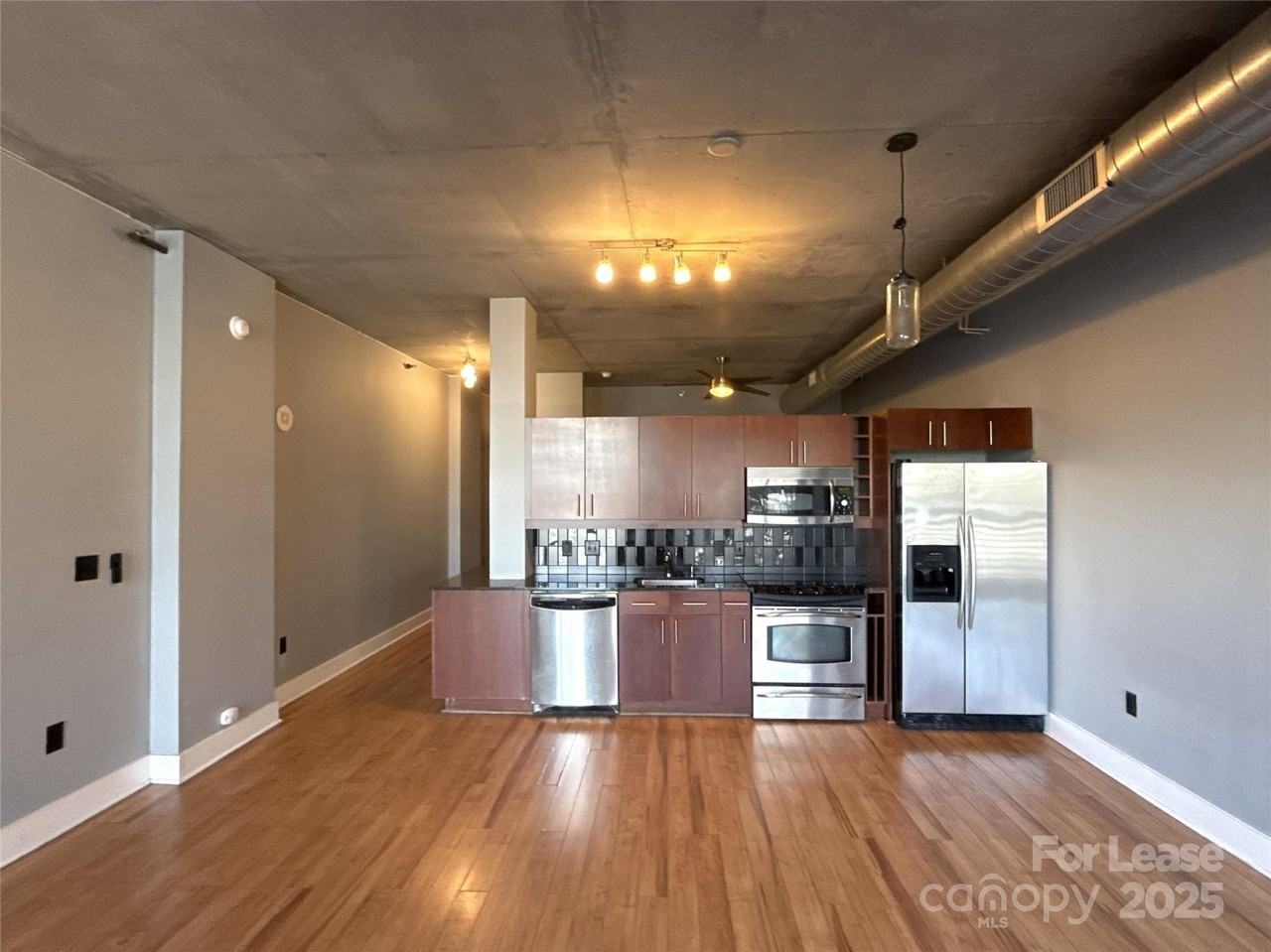 505 E 6th St Unit 302 #302 - Photo 7 of 23