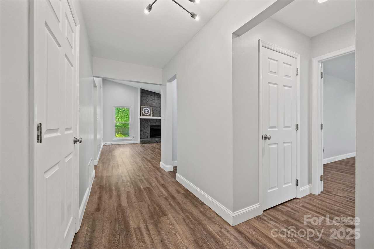 6801 Stillmeadow Dr - Photo 6 of 37