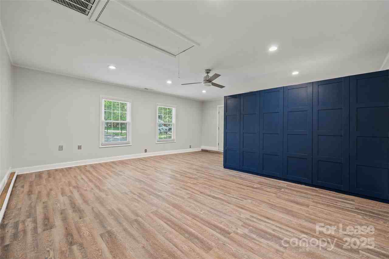 6801 Stillmeadow Dr - Photo 7 of 37