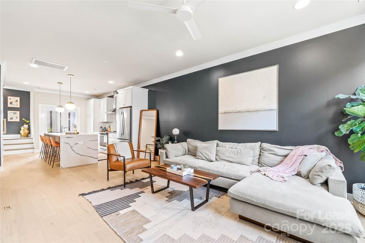 240 Uptown West Dr - Photo 7 of 24