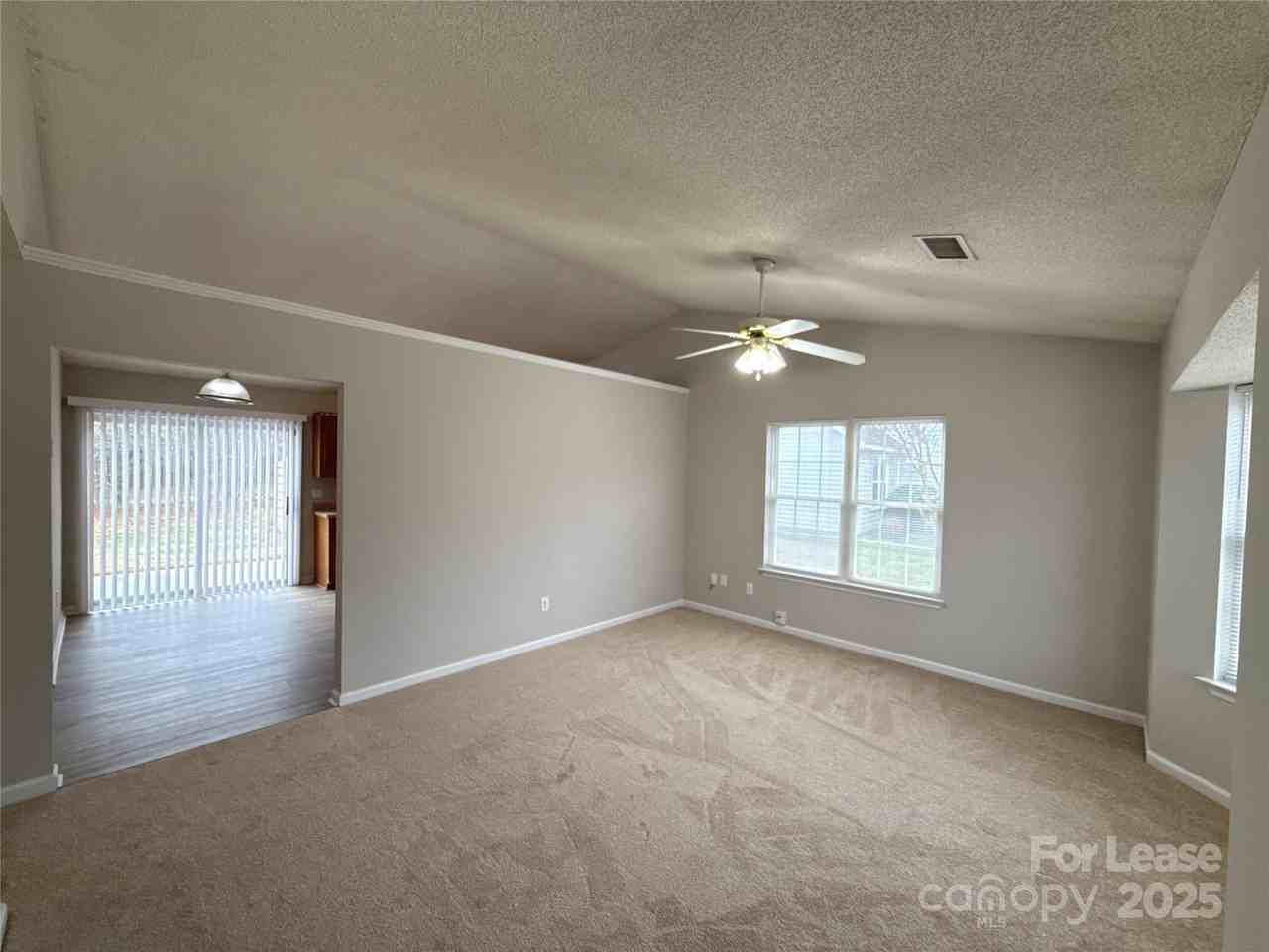3214 Atlas Dr - Photo 3 of 12