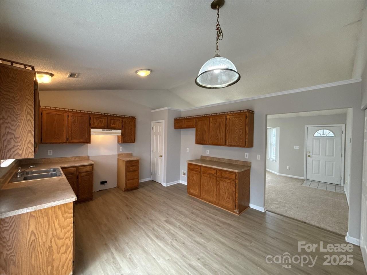 3214 Atlas Dr - Photo 5 of 12