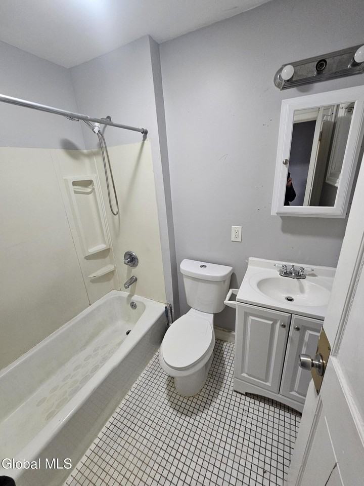 119 Grand St Apt 3 #3 - Photo 7 of 7