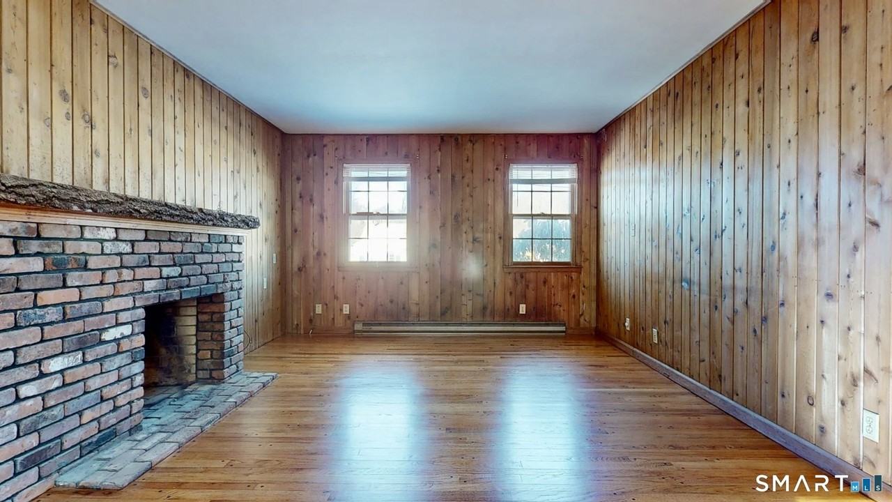 107 Chestnut St - Photo 5 of 11