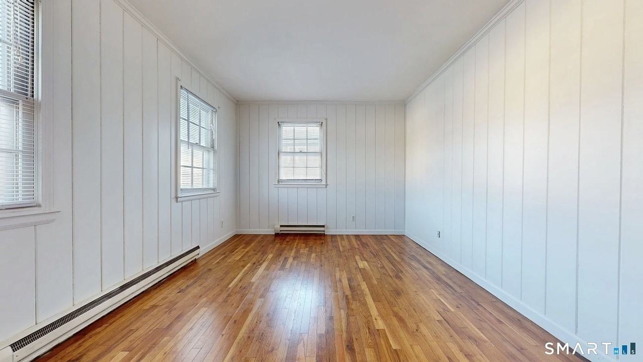 107 Chestnut St - Photo 6 of 11