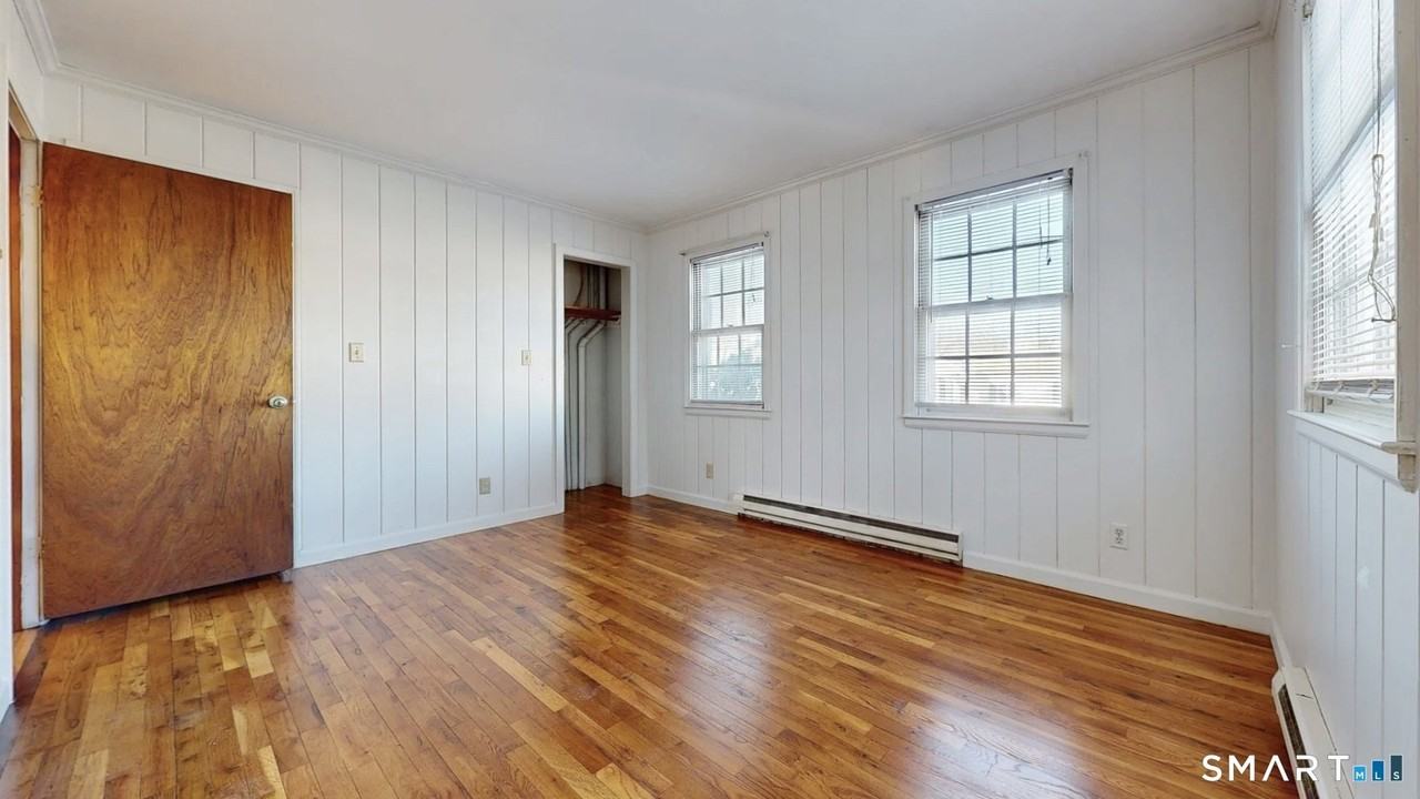 107 Chestnut St - Photo 7 of 11