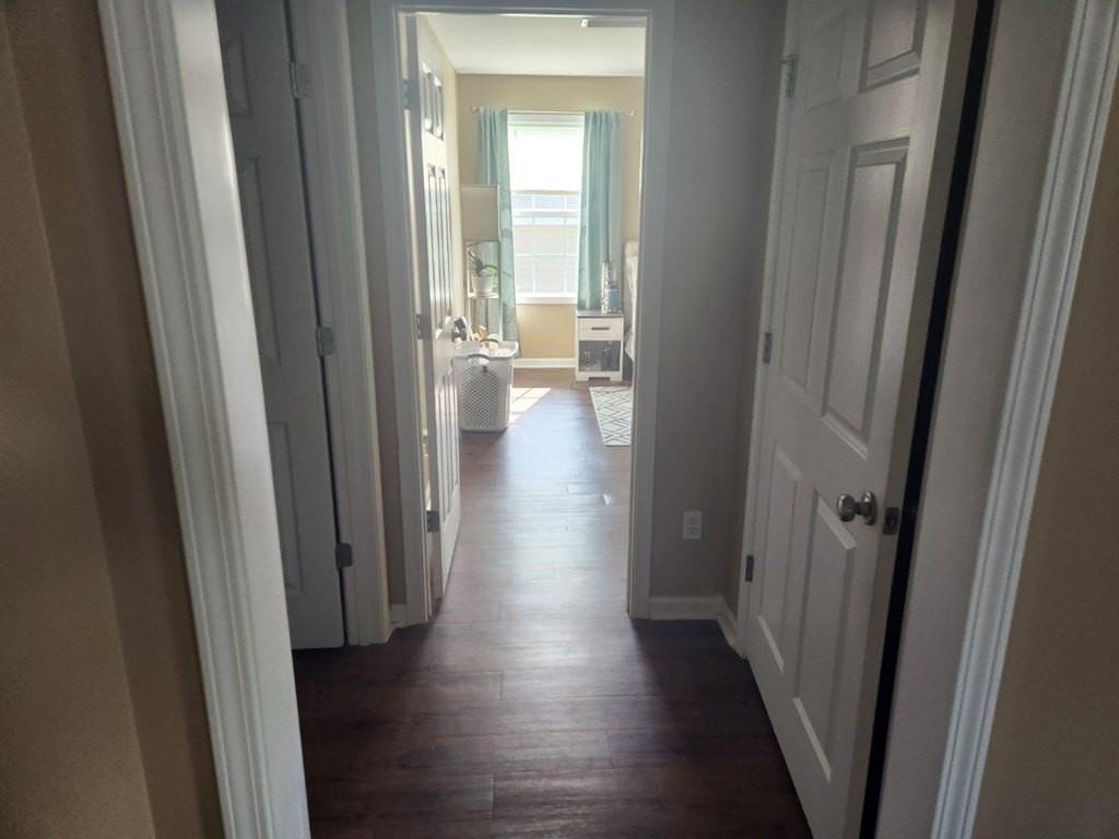 547 Jester St - Photo 5 of 11