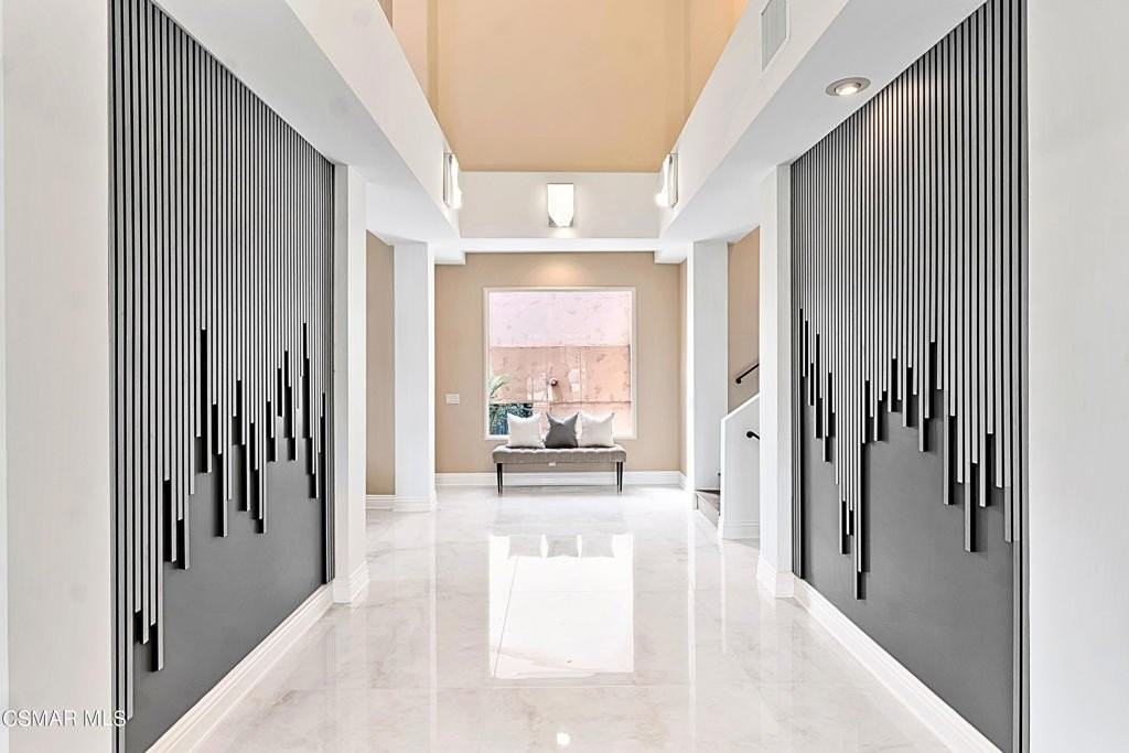 1687 Castlebridge Ct - Photo 3 of 50