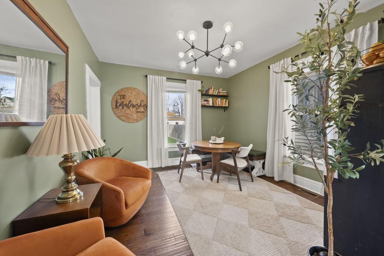 664 Siebert St - Photo 6 of 29