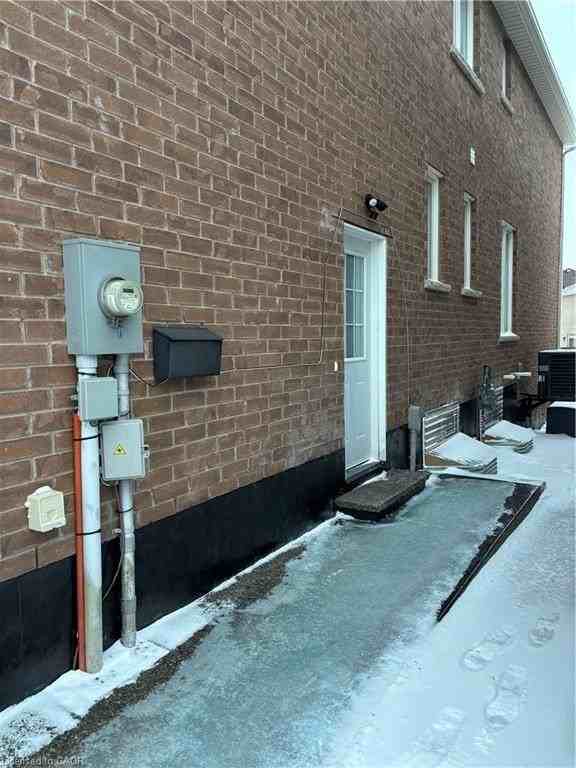 65 Sinden Rd Lowr - Photo 3 of 21