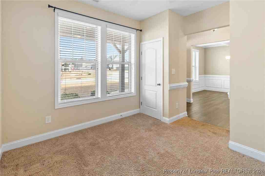 937 Liberty Ln - Photo 4 of 25