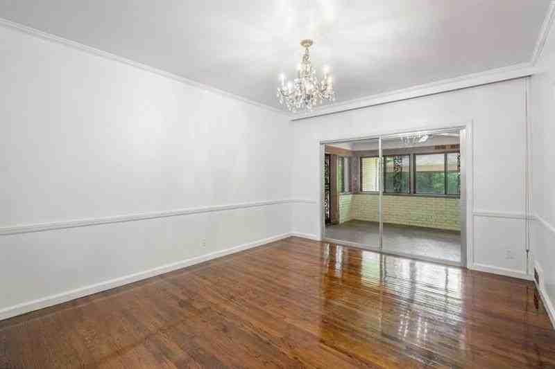 757 Old Ivy Rd Ne - Photo 7 of 36