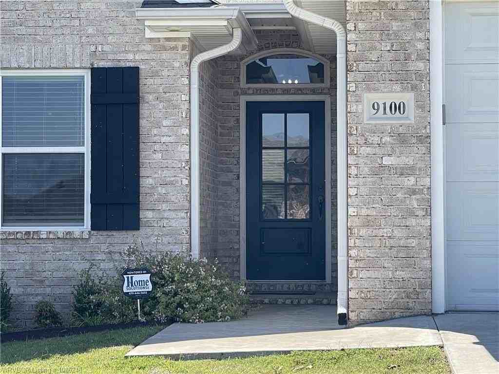 9100 Maysview Ln - Photo 3 of 35