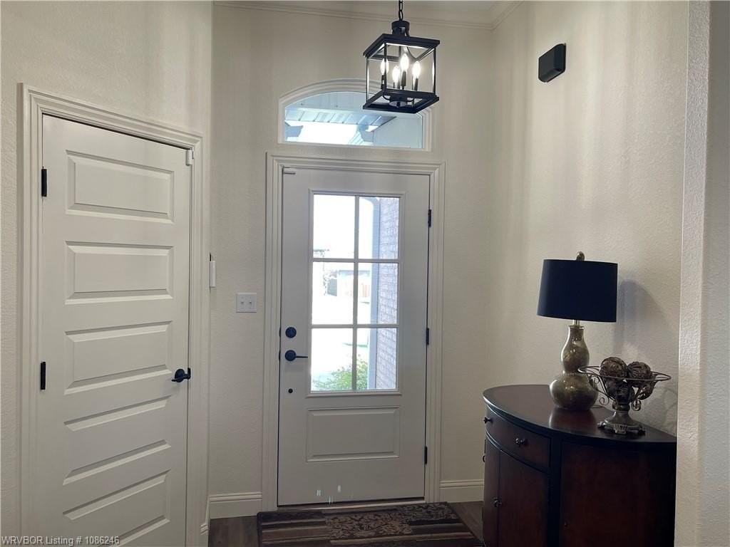 9100 Maysview Ln - Photo 4 of 35