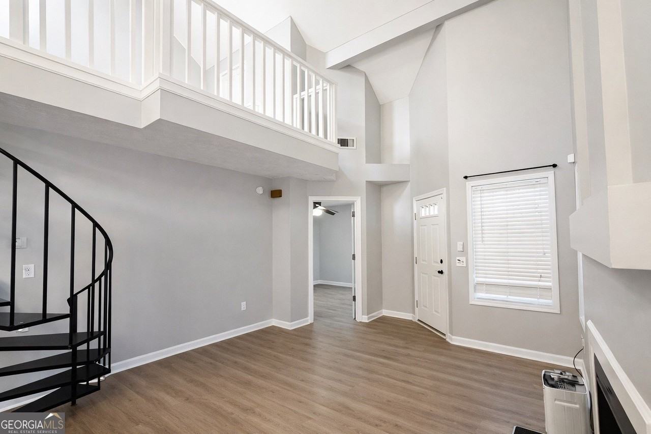 2644 Saint Charles Ln Nw - Photo 4 of 20