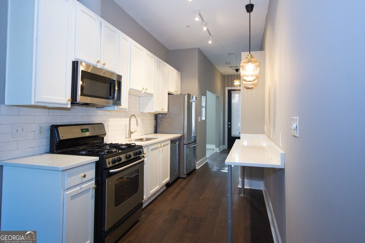 1195 Milton Ter Se Apt 1108 #1108 - Photo 7 of 28