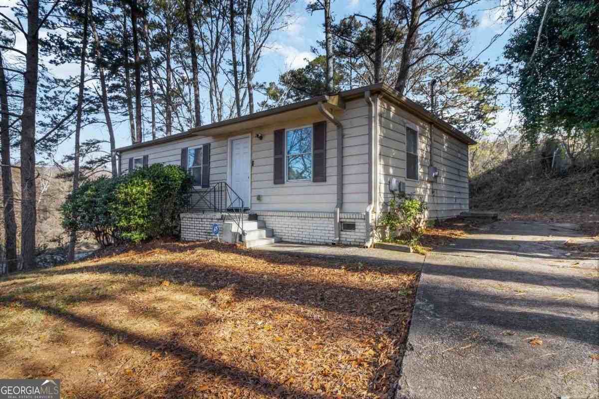 2361 Swallow Cir Se - Photo 4 of 27