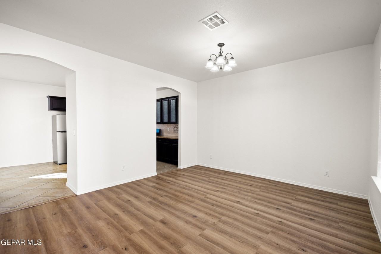 3177 Samantha Rae Pl - Photo 5 of 31