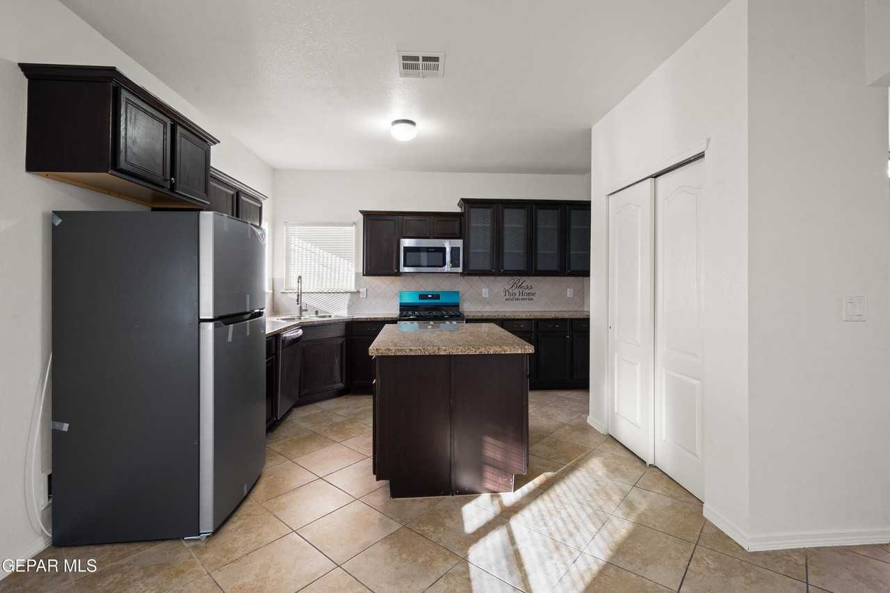 3177 Samantha Rae Pl - Photo 7 of 31