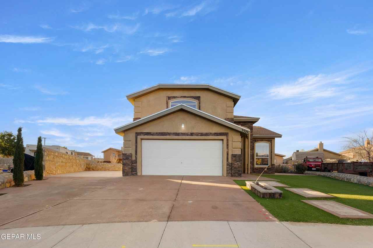 3329 Tierra Sara Ln - Photo 2 of 34