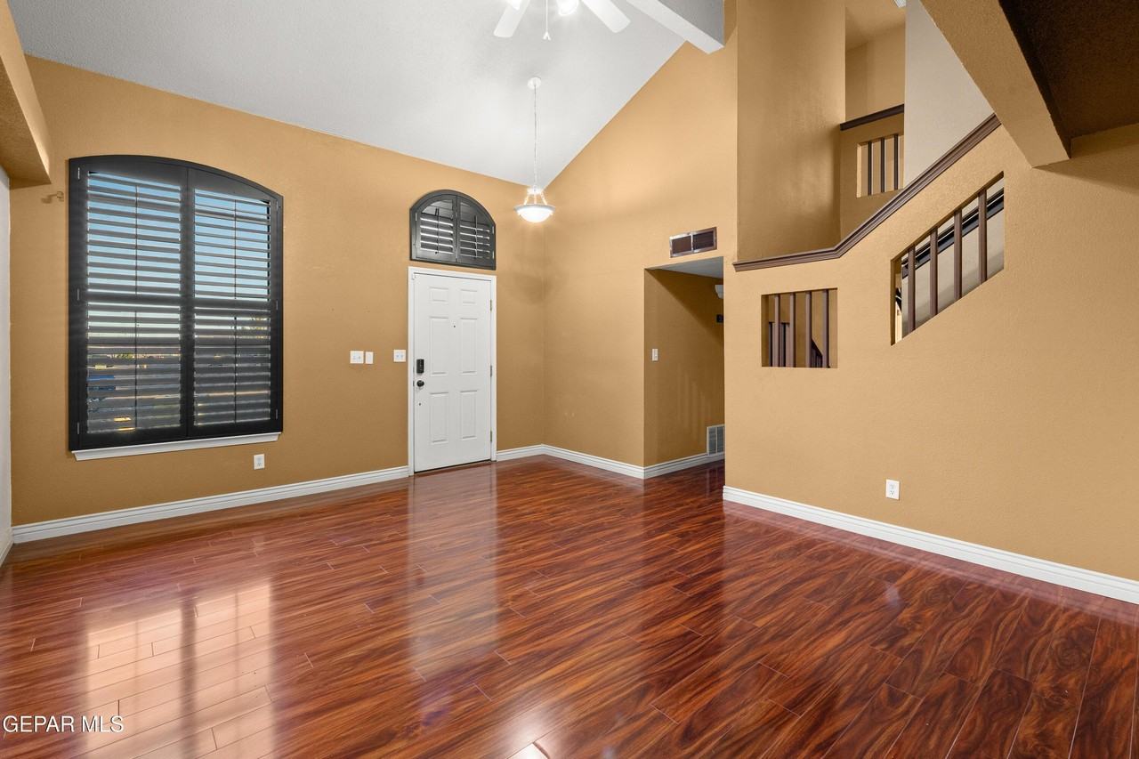 3329 Tierra Sara Ln - Photo 7 of 34