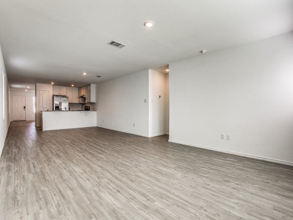 2902 Gustavo Dr - Photo 4 of 13